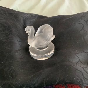 Signed Frosted satin glass  France Lalique Swan